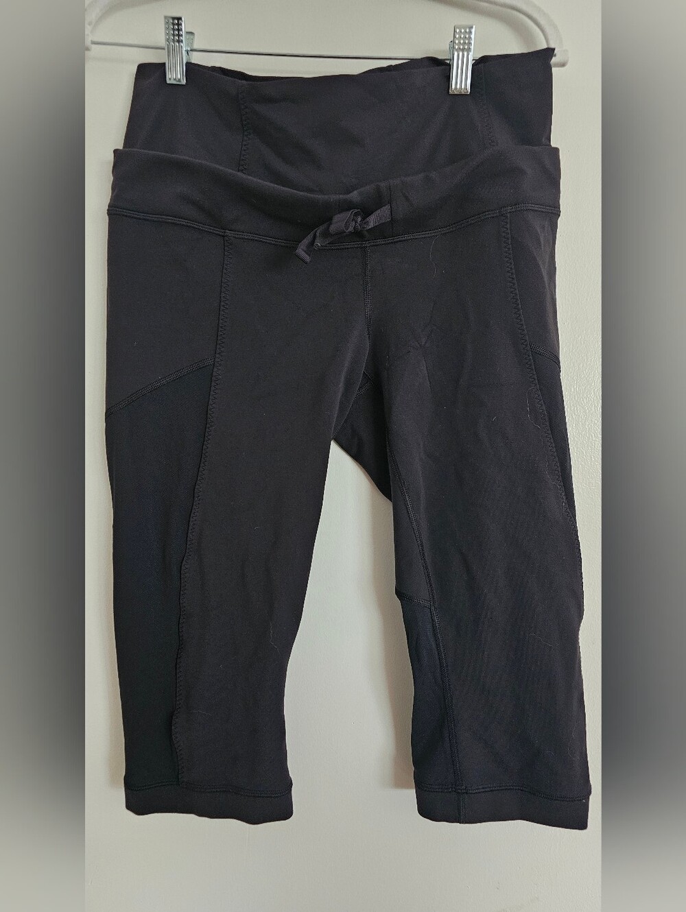 Lululemon Vintage Silverescent Drawstring Crop Leggings Black Mesh Pockets Sz 12